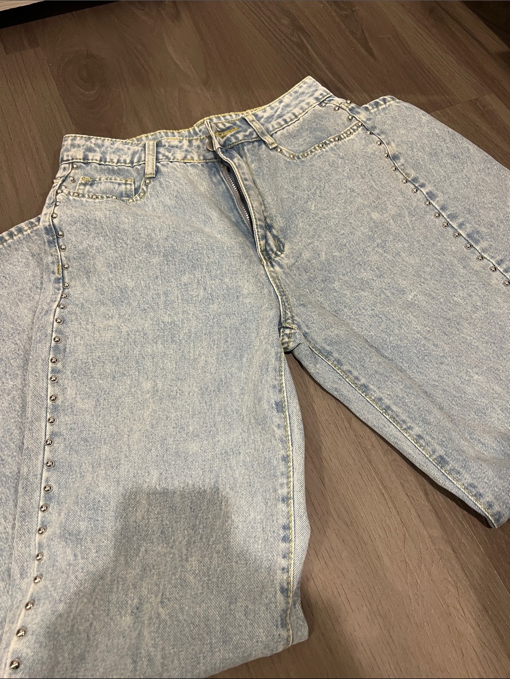 Light Wash Studded Men’s Jeans - Classic Casual